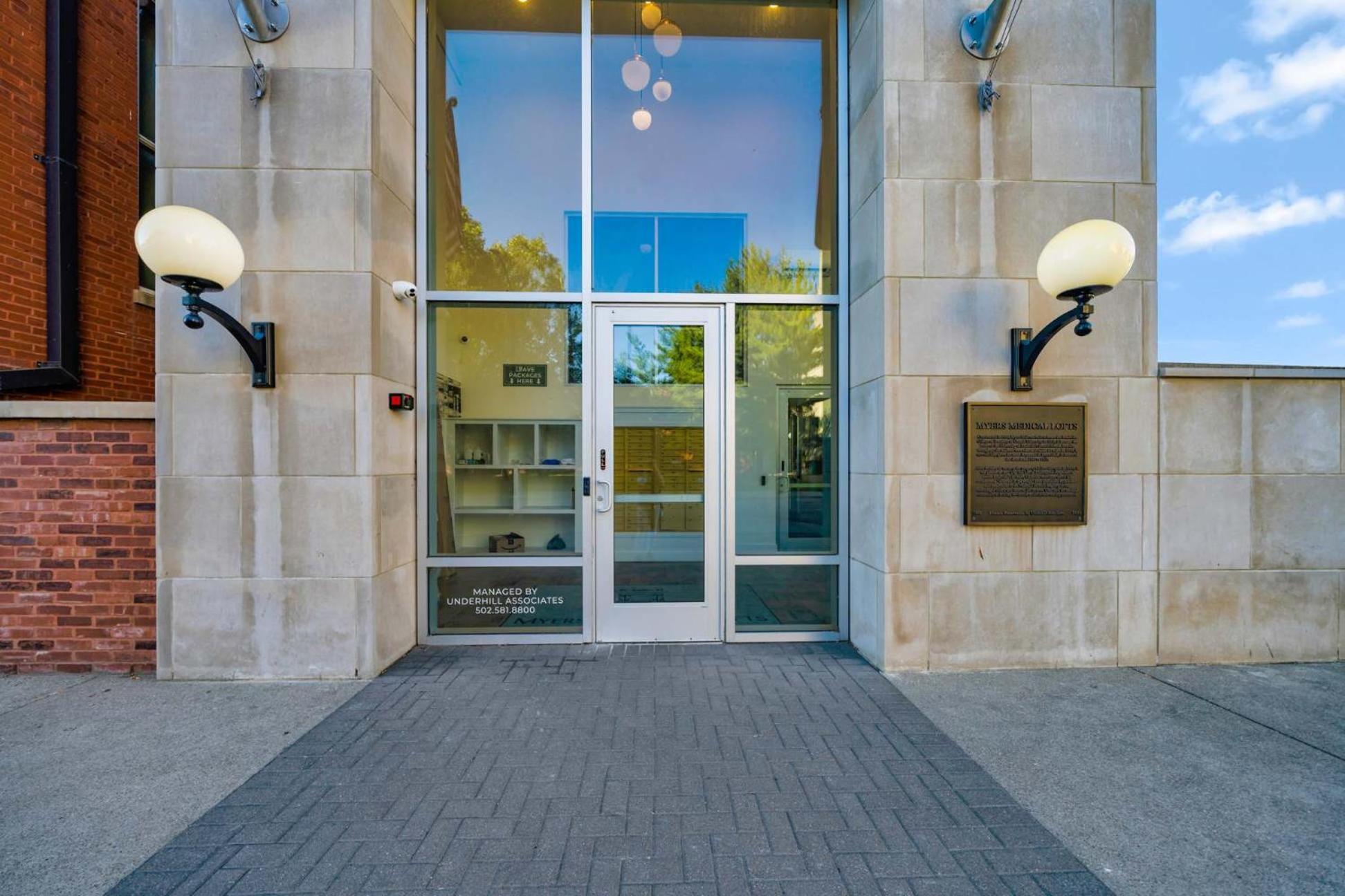 Modern And Cozy 2-br Loft In # 201 Louisville