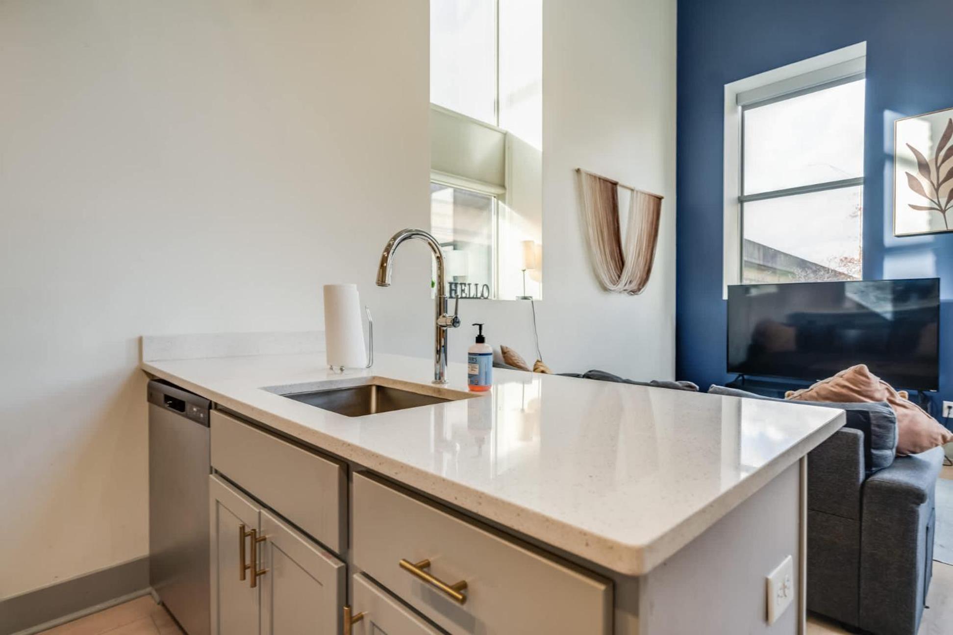 Modern And Cozy 2-br Loft In # 201 * Louisville