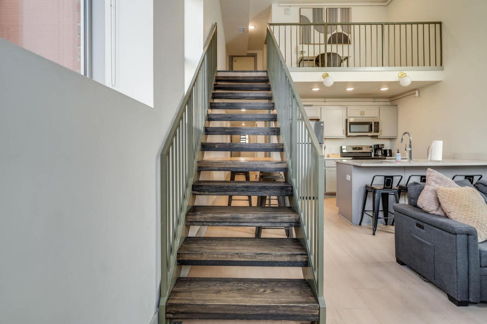 Apartment Modern And Cozy 2-br Loft In # 201